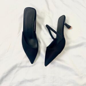 NWOB Vampy Bratty Black Fabric Stretchy Pointy Slingback Kitten Heels US 9